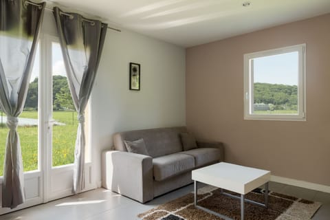 Classic Quadruple Room | Living room | 22-inch TV with digital channels