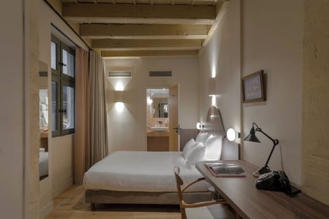 Double Room with Shower | Premium bedding, pillowtop beds, individually decorated, desk