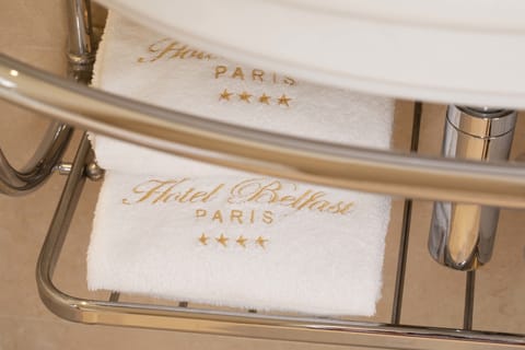 Superior Room | Bathroom amenities | Hair dryer, towels, shampoo