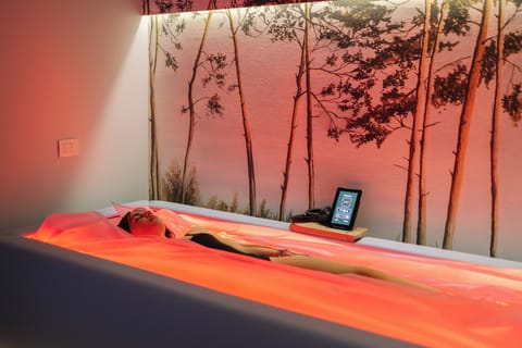 Sauna, steam room, Turkish bath, body treatments, hydrotherapy
