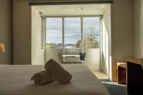 Studio Apartment | WiFi (free), bed sheets