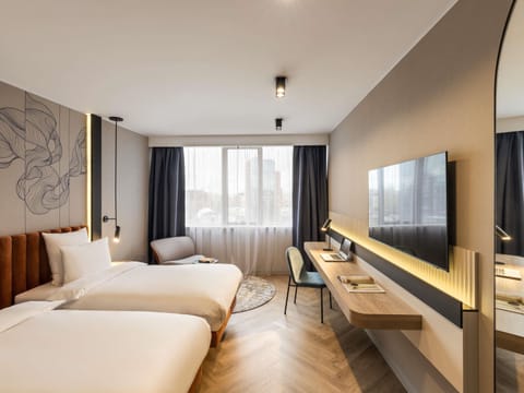 Classic Room, 2 Twin Beds | Premium bedding, minibar, in-room safe, desk