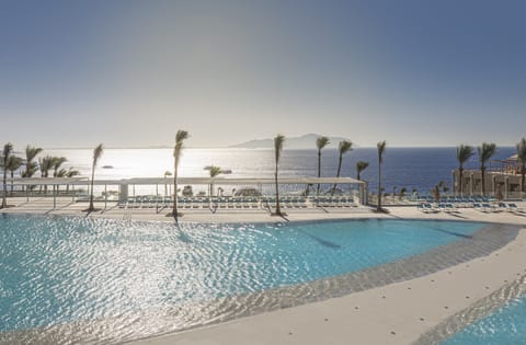 2 indoor pools, 3 outdoor pools, open 8 AM to 5 PM, sun loungers