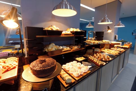 Daily buffet breakfast for a fee