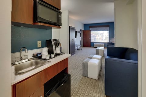 Suite, Multiple Beds | Desk, laptop workspace, blackout drapes, soundproofing