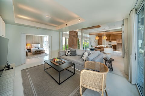 4 Bedroom Beachfront Villa | Living room