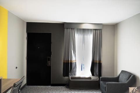 In-room safe, desk, blackout drapes, soundproofing