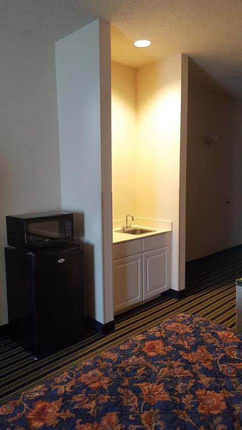 Desk, iron/ironing board, cribs/infant beds, rollaway beds