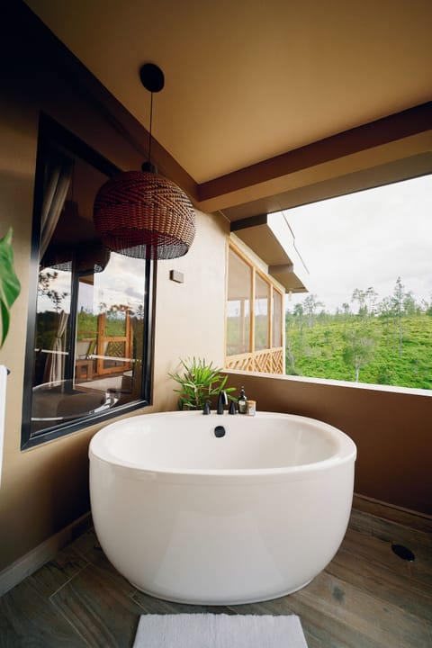 Wilderness Cascade | Bathroom | Eco-friendly toiletries, hair dryer, children's robes, towels