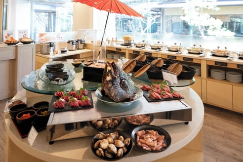 Daily buffet breakfast for a fee