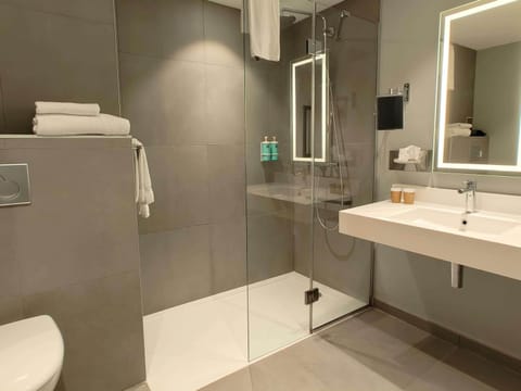 Memory foam beds, in-room safe, desk, blackout drapes