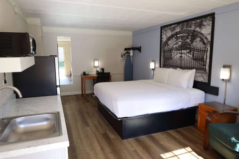 Pillowtop beds, in-room safe, desk, iron/ironing board