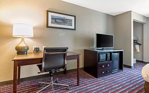 In-room safe, desk, iron/ironing board, free WiFi