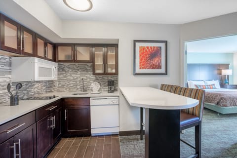In-room safe, desk, laptop workspace, soundproofing