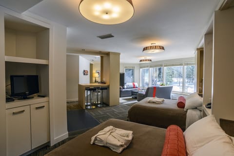 Signature Studio Suite, River View | Blackout drapes, iron/ironing board (on request), WiFi (free)