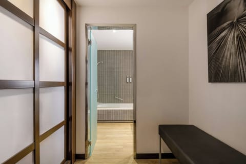 Premium bedding, minibar, in-room safe, desk