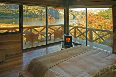 Design Room | Premium bedding, down comforters, laptop workspace, bed sheets