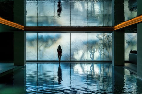 Couples treatment rooms, sauna, hot tub, steam room, hot springs