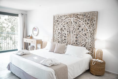 Suite for 2 people | Premium bedding, minibar, in-room safe, desk