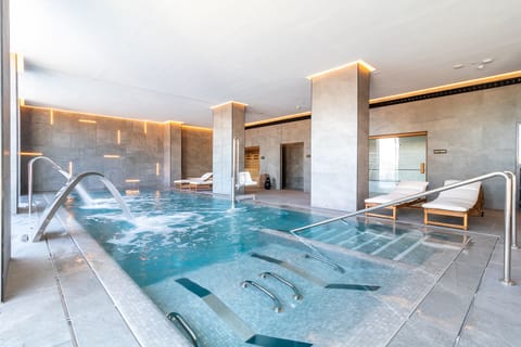 Sauna, hot tub, steam room, massages