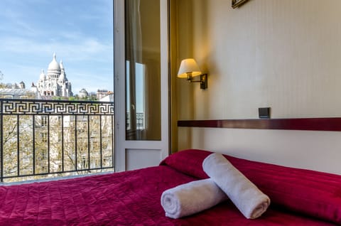 Select Comfort beds, in-room safe, soundproofing, free WiFi