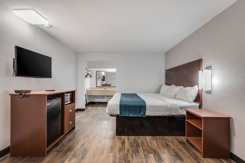 Individually furnished, desk, free WiFi, bed sheets