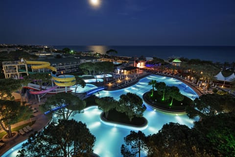 Indoor pool, 2 outdoor pools, pool umbrellas, sun loungers