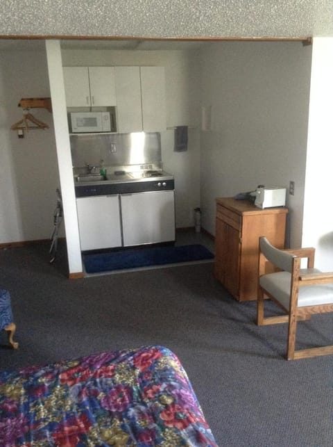 Mini-fridge, microwave