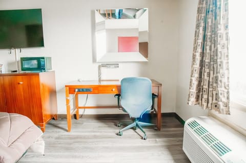 Premium bedding, desk, iron/ironing board, bed sheets