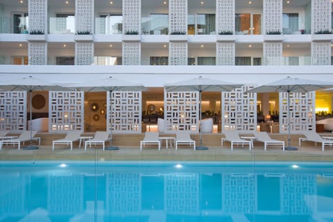 2 outdoor pools, open 10:00 AM to 7:00 PM, pool umbrellas, sun loungers