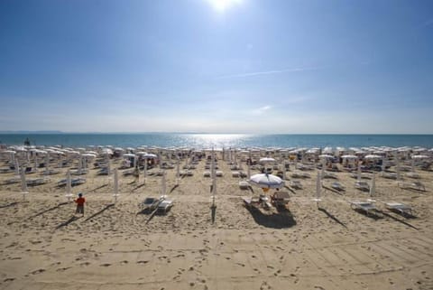 Private beach nearby, free beach cabanas, sun loungers, beach umbrellas