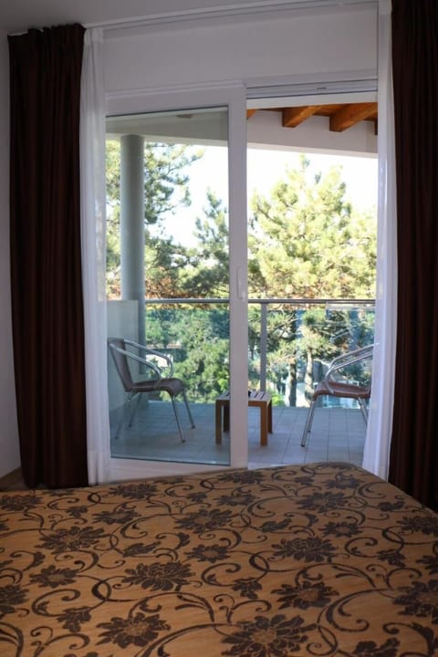 Minibar, in-room safe, desk, cribs/infant beds