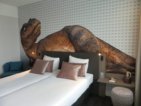 Comfort Room, 2 Twin Beds | Hypo-allergenic bedding, minibar, in-room safe, desk