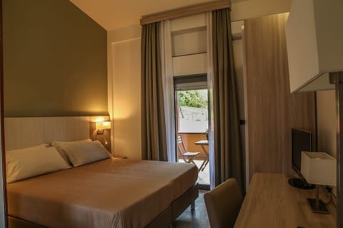 Comfort Double Room, Balcony | Desk, blackout drapes, free WiFi, bed sheets
