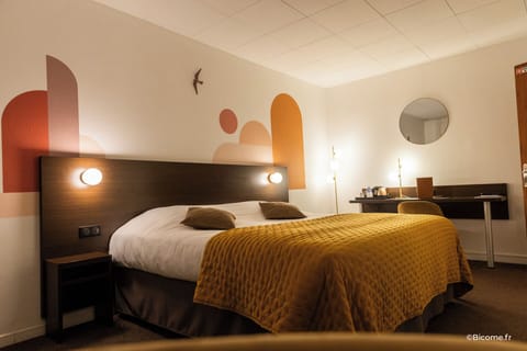 Standard Room | Premium bedding, in-room safe, desk, blackout drapes