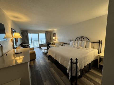 Room, 1 King Bed, Refrigerator & Microwave, Oceanfront | In-room safe, iron/ironing board, free WiFi, bed sheets