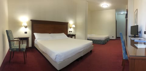 Minibar, desk, laptop workspace, blackout drapes