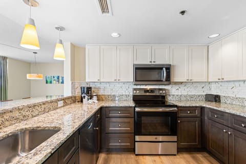 Standard Condo, 3 Bedrooms, Oceanfront | Private kitchen | Full-size fridge, microwave, oven, stovetop