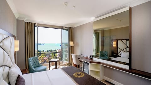 Premium bedding, free minibar, in-room safe, desk