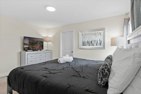House (5 Bedrooms) | Interior
