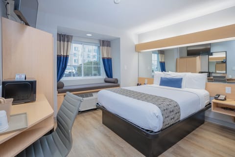 Desk, blackout drapes, free WiFi, bed sheets