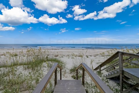 House, 4 Bedrooms | Beach | On the beach