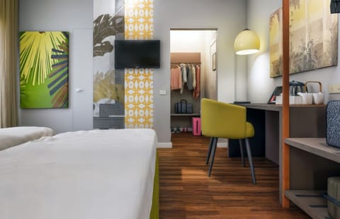 Basic Double Room | In-room safe, blackout drapes, bed sheets