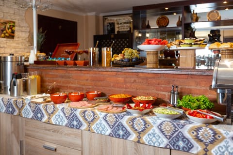 Daily buffet breakfast for a fee
