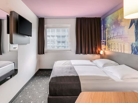 Double Room | Desk, soundproofing, WiFi (free), bed sheets