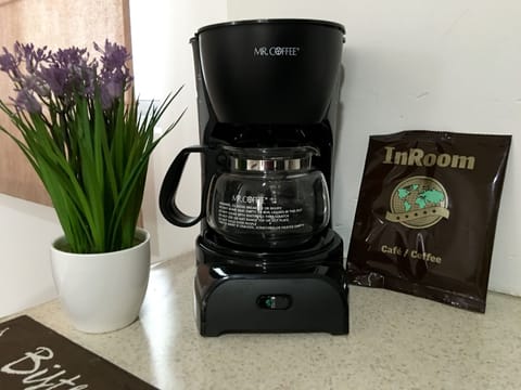 City Apartment, Kitchen | Coffee and/or coffee maker