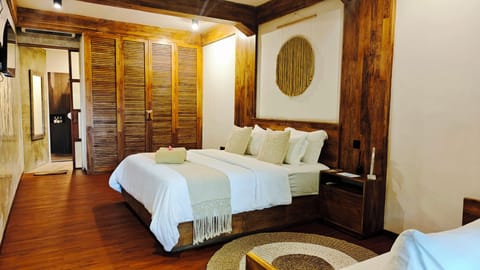 Deluxe Double Room | Minibar, in-room safe, soundproofing, free WiFi