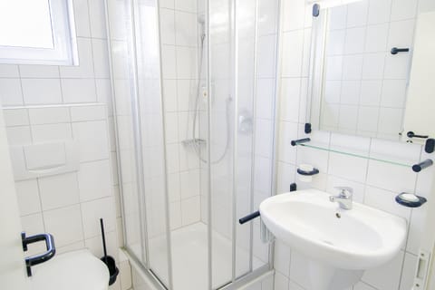 Shower, free toiletries, hair dryer, towels