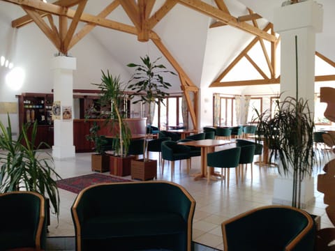 Check-in/check-out kiosk