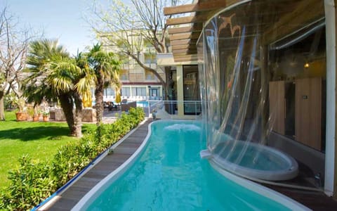 Indoor pool, outdoor pool